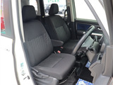 お車選びをお楽しみ頂けるよう、在庫車の展示スペースを十分に確保しております。