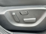 運転席10Wayパワーシート★電動シートで楽に細かくシートを調整することができます!