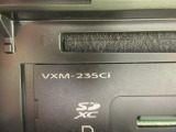 ナビの型式はVXM-235Ciです。