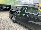 両側パワースライドドア付きだから、狭い駐車スペースなどでの 乗り降りラクラク!小さなお子さまのいるご家庭には嬉しい装備。