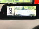 【360&deg;ビューモニター】専用のカメラにより、上から見下ろしたような視点で360度クルマの周囲を確認することができます☆死角部分も確認しやすく、狭い場所での切り返しや駐車もスムーズに行えます。