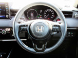 視認性の良いメーターで、運転中も情報がひと目で確認できて安心。見やすさにこだわったデザインで、毎日のドライブがもっと快適に