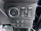ダイハツのお店では、ダイハツ車を知り尽くしたプロフェッショナルが、専用の診断機器を使って各システムを点検しております。