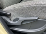 よりシートポジションを快適にするため、高さの調整もできるアジャスターつきです!