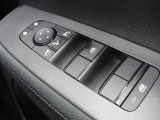 電動格納式リモコンドアミラ-とパワーウィンドウのスイッチです。