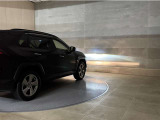 LEDヘッドランプです。十分な明るさを保ちつつも消費電力が少なく、バルブ寿命も長いのが特徴です。瞬時にMAXの光量を発揮するのもLEDならではです。