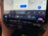 デュアルエアコンとは、運転席と助手席で、個別に温度設定ができる機能です。気温の感じ方は、人それぞれ違うもの。乗る人に優しい機能ですね。