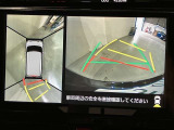 パノラミックビューモニター付きです。車両を上から見たような映像をディスプレイオーディオ画面に表示。運転席からの目視だけでは見にくい、車両周辺の状況をリアルタイムでしっかり確認できます。