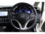視認性の良いメーターで、運転中も情報がひと目で確認できて安心。見やすさにこだわったデザインで、毎日のドライブがもっと快適に