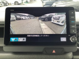 フロントカメラ装備です。運転席から見づらいバンパー下部を映します。