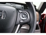 Hondaセンシングの機能のひとつ、アダプティブクルーズコントロール付!アクセルから足を離しても設定したスピードと前車との車間を保ち走行してくれます!車線維持もアシスト☆高速道路で疲労軽減ですね☆