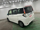車内はウッド調パネルで一味違う雰囲気のトールになってますね!