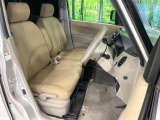 運転席シート廻りは使用感も少なく、良好な状態となっています。丁寧に使われていたことがよくわかりますね。