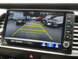ギヤをRに入れるとナビの画面に後ろの映像が映るリヤカメラ付!後退時の安全確認やコンディションの悪い視界でもカラーバックモニターがドライバーをサポート☆☆☆