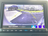 バックモニター付きで、車庫入れやバック時の後方確認をしっかりサポート。モニターに映し出される映像で死角も確認しやすく、狭い場所での駐車や後退時の操作をより安心して行えます。