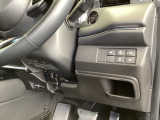 左側に高速で便利なETCがあり、横滑りを防ぐVSAなどのスイッチは、運転席の右側、手の届きやすい位置にあります。