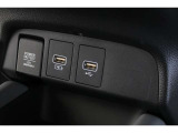 スマートフォンなどの音楽再生が可能なUSB接続ジャック装備車両です♪♪♪