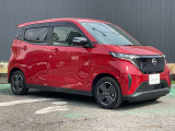 艶やかなボディカラーとシャープなデザインが魅力のサクラです。ぜひご覧いただきたいお車です。