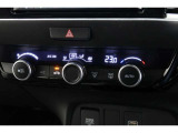 オートエアコン装備♪室内温度を設定すれば自動的に風量の調整をしてくれます♪車内をいつでも快適に保てます♪