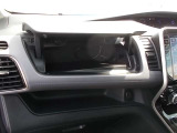 【収納】収納スペース充実◎車検証やティッシュBOXなどすっきり収納できて便利です!!