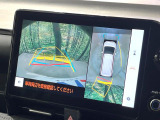 【パノラミックビューモニター】専用のカメラにより、上から見下ろしたような視点で360度クルマの周囲を確認することができます☆死角部分も確認しやすく、狭い場所での切り返しや駐車もスムーズに行えます。