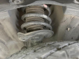 お車を安心してお乗りいただく為には、足回りの定期点検が欠かせません。サービスサポート(有償保証)では無料点検もご提供しており、安心のカーライフをお過ごしいただけるサポート体制が整っています。