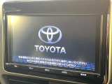 【純正ナビ】人気の純正ナビを装備しております。ナビの使いやすさはもちろん、オーディオ機能も充実!キャンプや旅行はもちろん、通勤や買い物など普段のドライブも楽しくなるはず♪