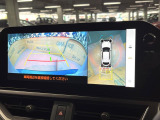 【パノラミックビューモニター】専用のカメラにより、上から見下ろしたような視点で360度クルマの周囲を確認することができます☆死角部分も確認しやすく、狭い場所での切り返しや駐車もスムーズに行えます。