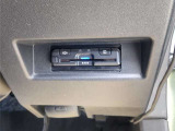 ビルトインETC車載器装備。 デザインと一体となった埋込み型タイプで、配線も見えず、隙間も無くスタイリッシュに収まっております。