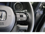 Hondaセンシングの機能のひとつ、アダプティブクルーズコントロール付!アクセルから足を離しても設定したスピードと前車との車間を保ち走行してくれます!車線維持もアシスト☆高速道路で疲労軽減ですね☆