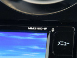 日産純正ナビゲーションMM316D-Wが付いています。