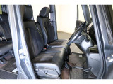 すわり心地の良い運転席・助手席です。長時間のドライブの疲れ軽減に貢献します。どうぞ快適なドライブを♪