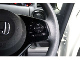 Hondaセンシングの機能のひとつ、アダプティブクルーズコントロール付!アクセルから足を離しても設定したスピードと前車との車間を保ち走行してくれます!車線維持もアシスト☆高速道路で疲労軽減ですね☆