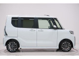 県内13店舗にて常時500台以上ダイハツ車を展示中です。見て、触って、納得のいく一台をぜひ見つけてください。