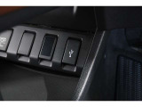 スマートフォンなどの音楽再生が可能なUSB接続ジャック装備車両です♪♪♪
