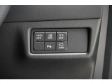 機能性溢れる運転席まわり。使いやすいスイッチ類の配置で運転中のストレスを軽減し楽しくドライブできますよ。