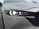 LEDヘッドランプ装備・消費電力が少なく明るいので夜間走行も安心して運転出来ます。