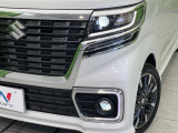 【LEDヘッドライト】悪天候や夜間走行時も良好な視界を確保し安心して運転できる高輝度LEDヘッドライトを装備!点灯速度が早く、消費電力も抑えられています。