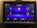 メモリーナビにフルセグTV機能あり。 ドライブや旅行に欠かせない装備です。