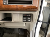 両側電動スライドドア!!荷物で手が塞がる時など簡単にドアの開閉が出来ます!何より力いらずで開閉OK!女性やお年寄りにも優しい♪電動機能はOFFにもできますから元気なお子様の駆け出しも安心!