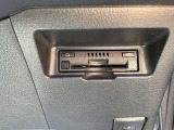 ビルトインETC2.0車載器装備。 デザインと一体となった埋込み型タイプで、配線も見えず、隙間も無くスタイリッシュに収まっております。