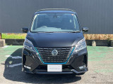 スタイリッシュなフロントフェイス、ボディがブラックなので引き締まって見えます。