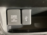 便利なUSBジャック・12V電源ソケットも付いています。周辺機器の充電にご利用頂けます。