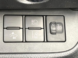【トヨタセーフティセンス】走行中に前方の車両等を認識し、衝突しそうな時は警報とブレーキで衝突回避と被害軽減をアシスト。より安全にドライブをお楽しみいただけます。
