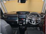 オシャレなインテリアで運転する気分も盛り上がりますよね^^