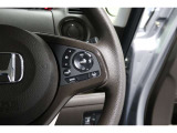 Hondaセンシングの機能のひとつ、アダプティブクルーズコントロール付!アクセルから足を離しても設定したスピードと前車との車間を保ち走行してくれます!車線維持もアシスト☆高速道路で疲労軽減ですね☆