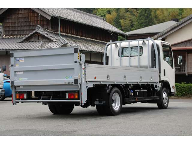 いすゞ エルフ 平ボディ-1.7tパワーゲート4WDワイドロング の中古車