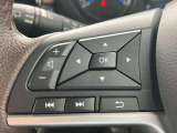 ステアリングスイッチ付。ハンドルから手を離さずにオーディオ操作が出来て安全です。