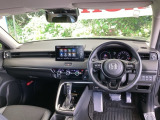ご覧のように、視界が広く運転しやすいように設計されています。また、デュアルフルオートエアコンで快適です。