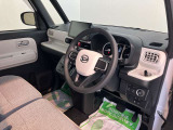 車両状態証明書修復歴の有無も一目瞭然。機能や内装・外装、走行距離、修復歴の有無をチェックし、クルマの状態を10段階にした車両状態証明書。数字や記号を使ってわかりやすく表示しています。